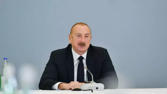 Алиев обвинил Макрона в демонизации Азербайджана