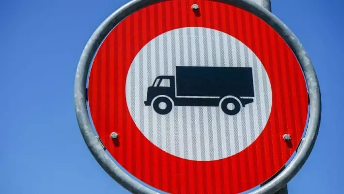 В Ташкенте на сутки запретили въезд и движение грузовых машин