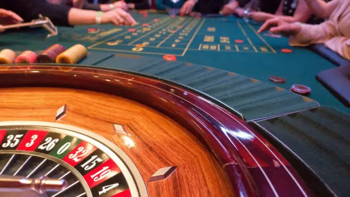 Госслужащим и силовикам Казахстана запретили играть в азартные игры