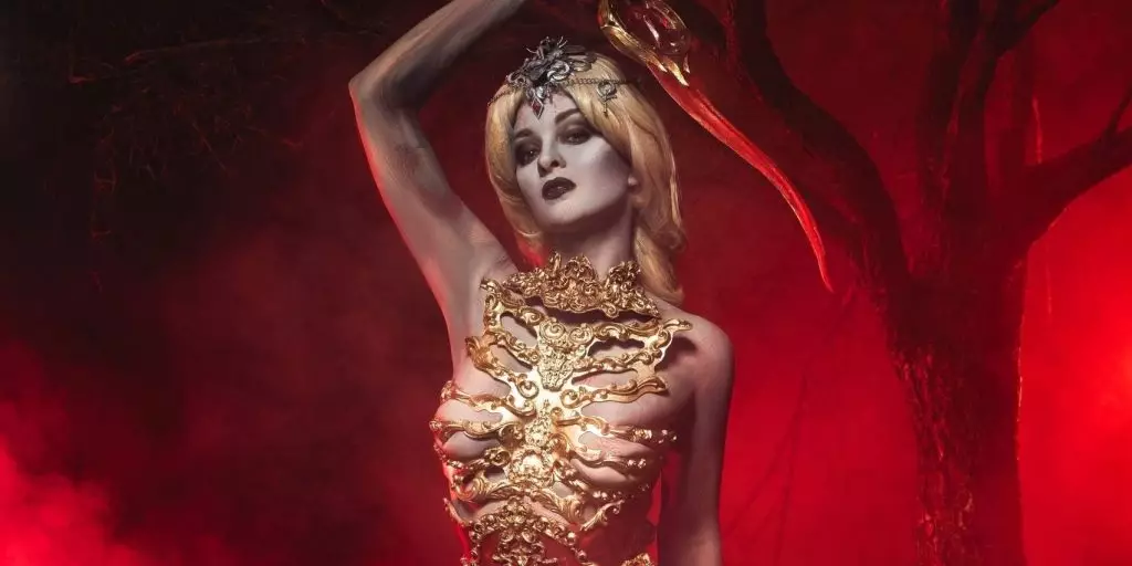 Косплей: София Katssby Baldur’s Gate 3-тегі Орин Қызылдың образын сомдады