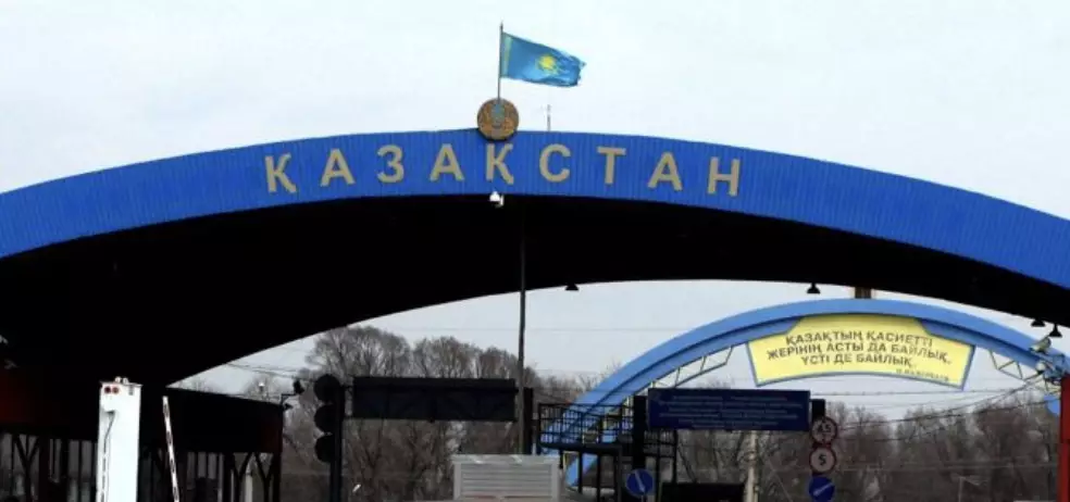 Для жителей Кыргызстана изменили правила пребывания в Казахстане