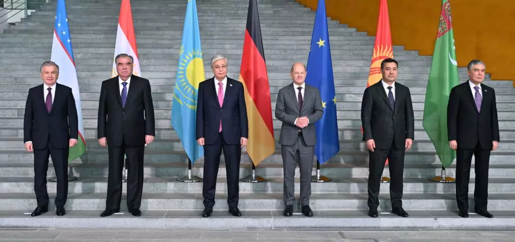 Президент Казахстана выступил против санкционного противостояния