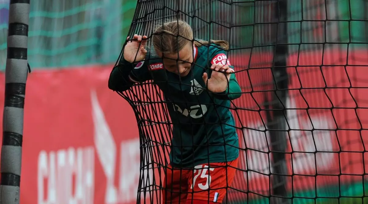 Футболистка «Локомотива» Юкляева пришла в себя после столкновения головами