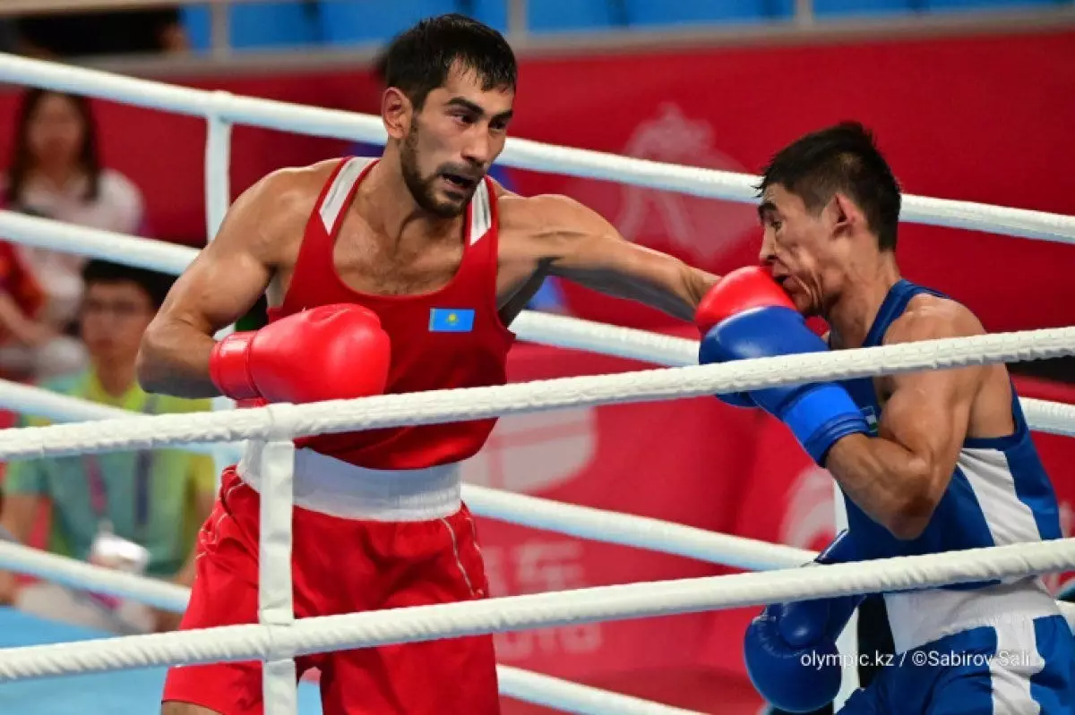 Қазақстандық боксшы Өзбекстанның әлем чемпионын нокаутқа түсірді