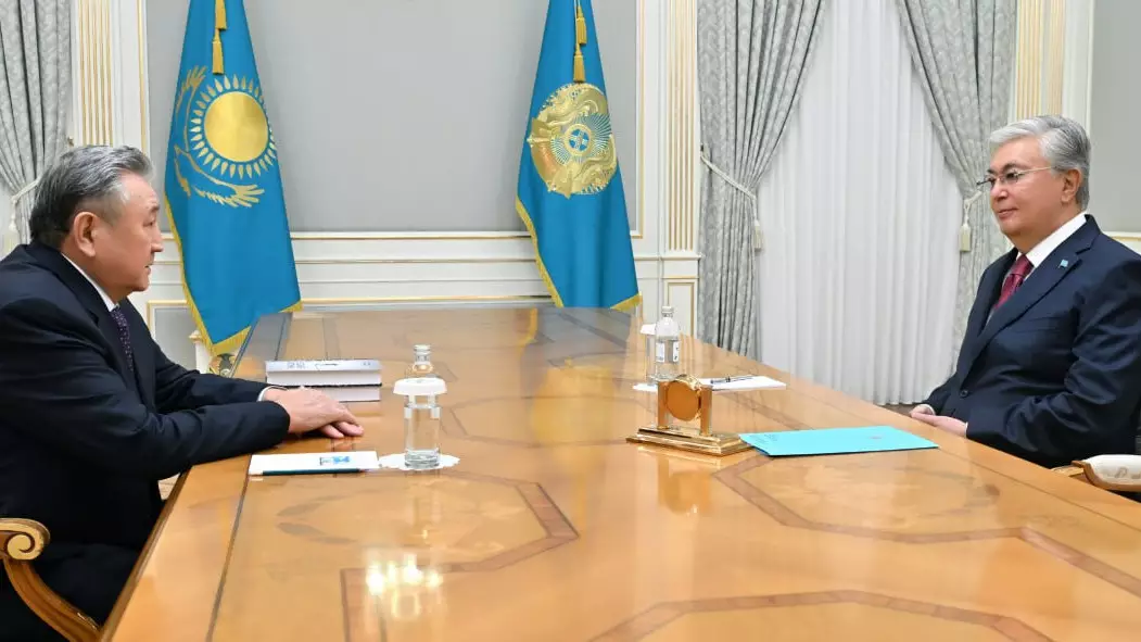 Токаев выслушал мнение ветерана труда о развитии Казахстана