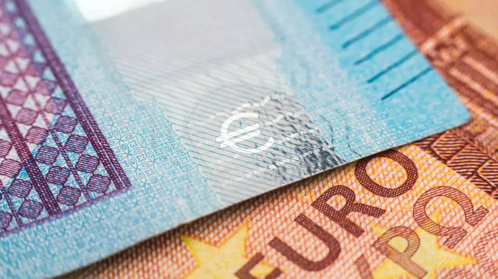 Названы официальные курсы доллара, рубля и евро на 5 октября