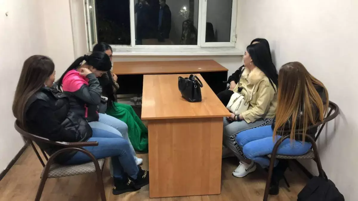Интердевочки: иностранки оказывали интим-услуги в Алматы