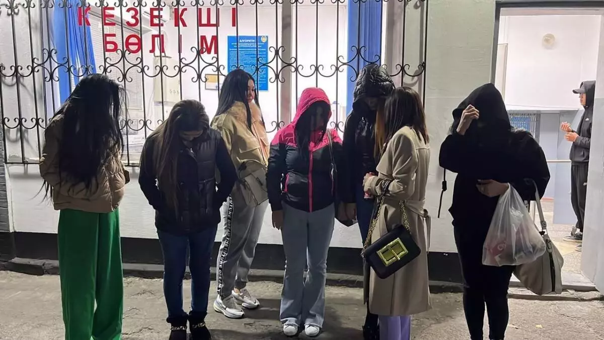 Проституток-иностранок задержали в Алматы