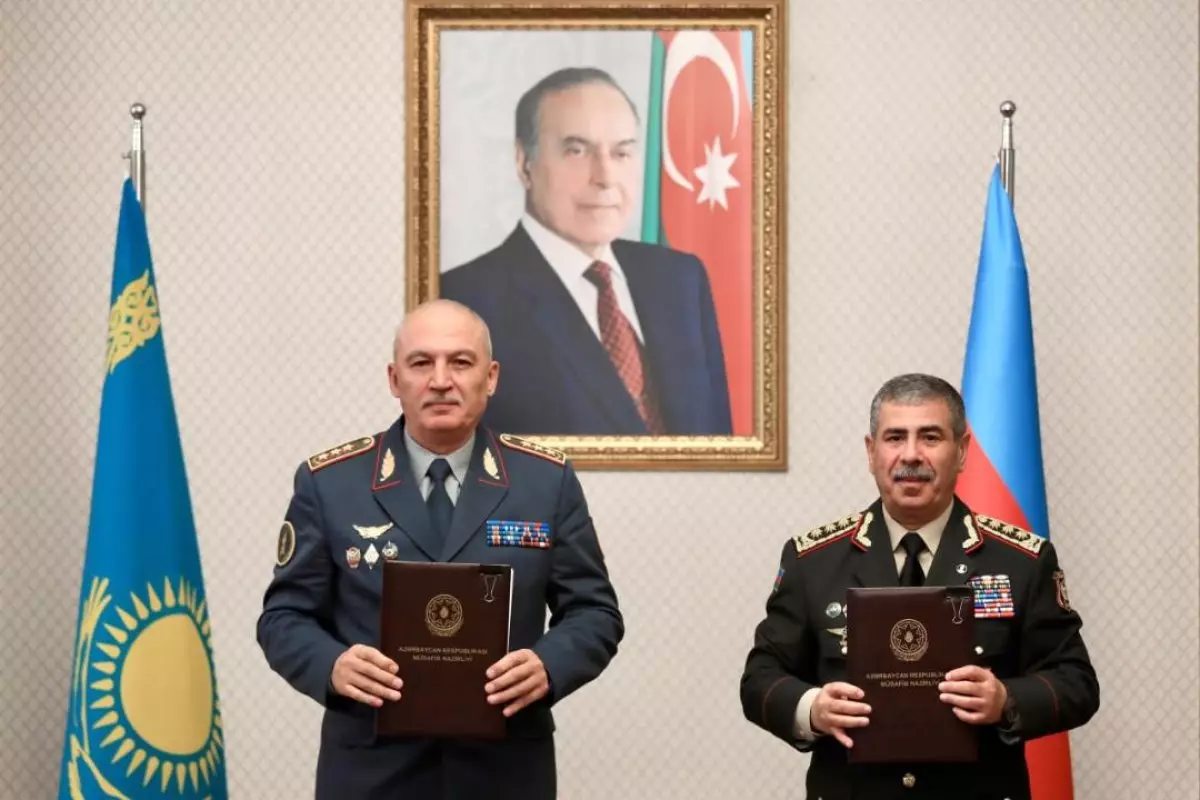 Қазақстанның Қорғаныс министрі Әзербайжанға ресми сапармен барды