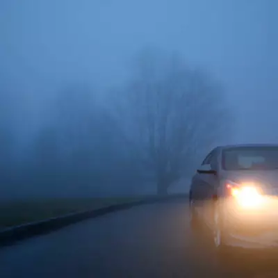 Советы водителям на осень: что следует знать в дождь и туман
