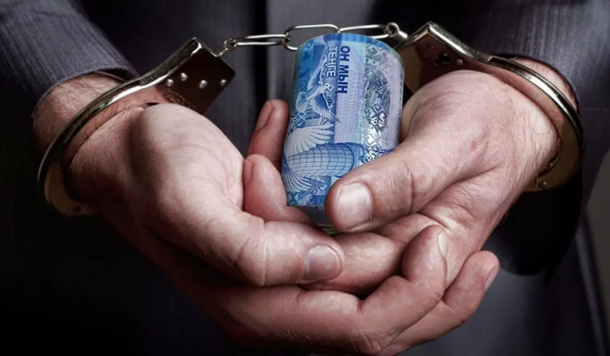 «В Казахстане можно брать?»: мужчину посадили за дачу взятки, а тех, кто взял, оштрафовали