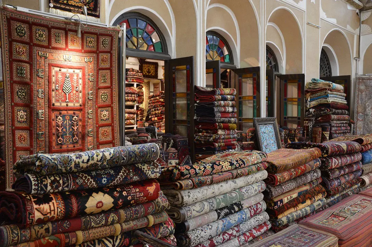 «Золотые» ковры для акимата: как оправдались чиновники