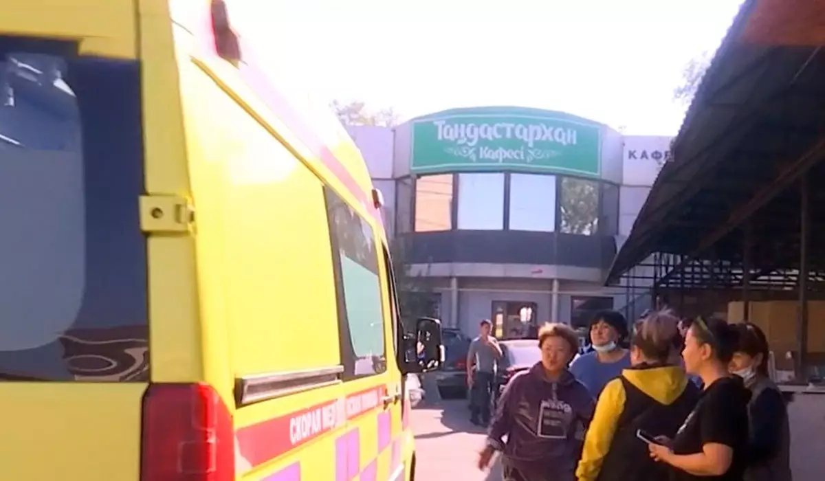 «Здесь невозможно!»: станцию скорой помощи переселили в здание кафе в Алматинской области
