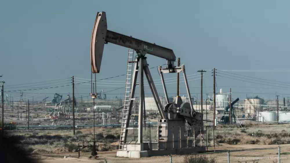 Цена на нефть Brent поднялась выше 93 долларов