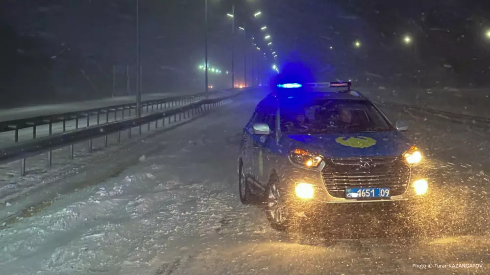 Автодороги республиканского значения закрыли из-за снега в Акмолинской области