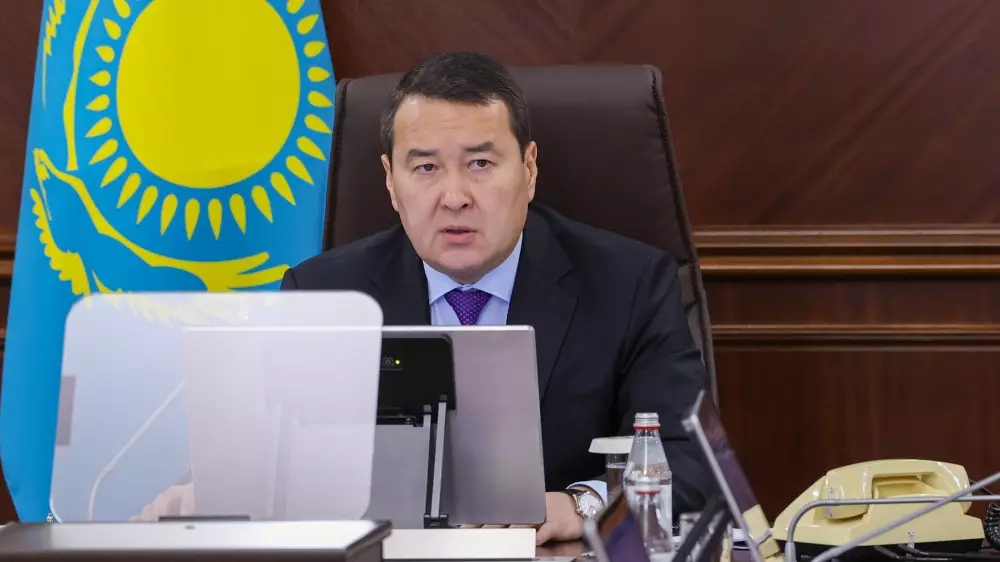 "Это просто бюрократия!" Премьер Смаилов раскритиковал министерство и акиматы