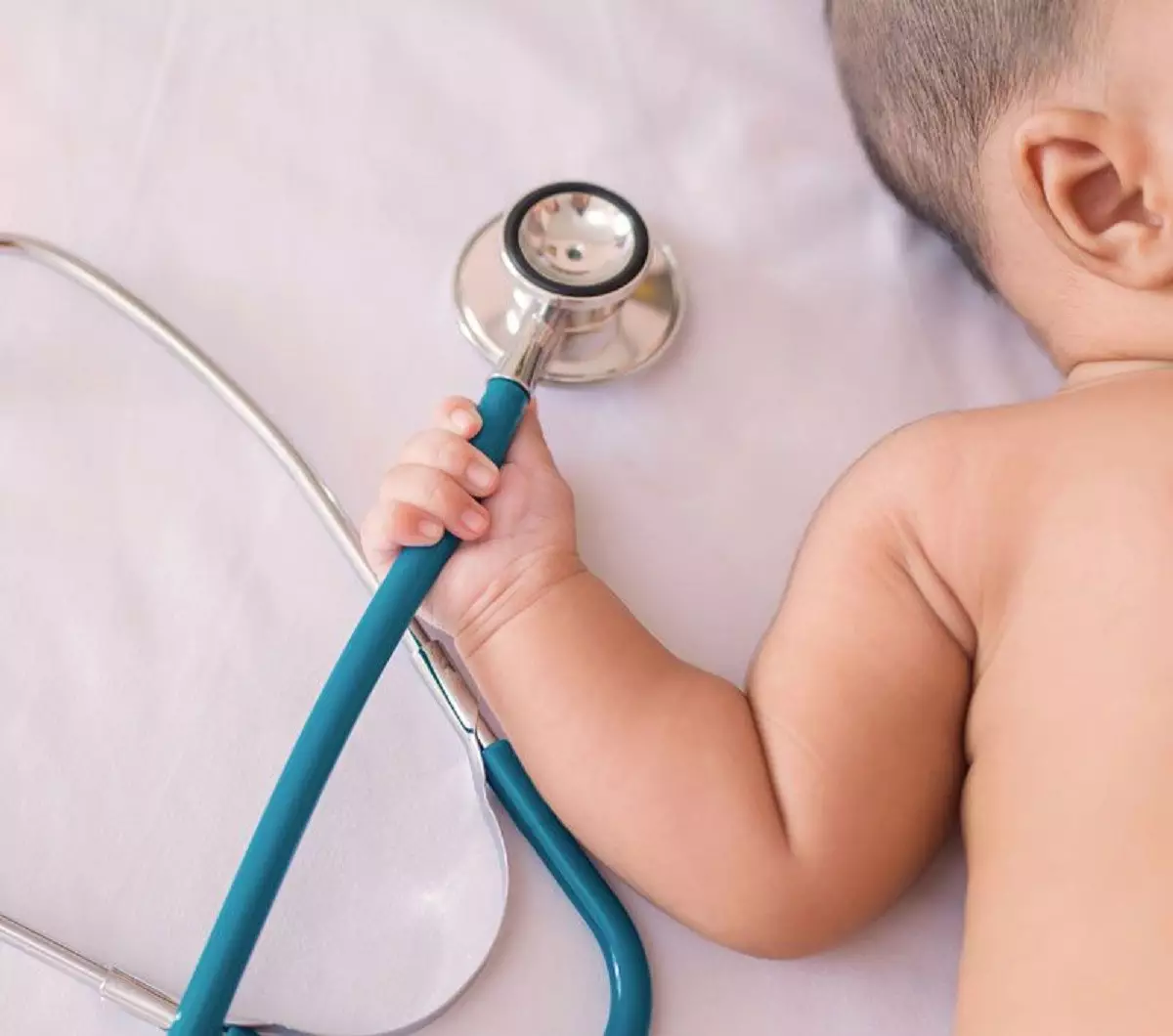 Сезонный недуг: первые симптомы менингита у детей