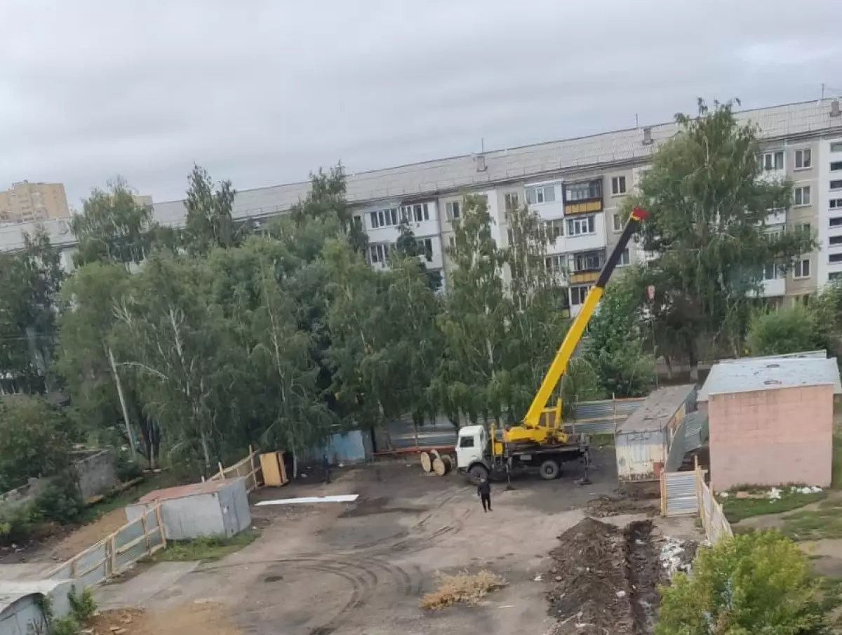 Стройку нового дома в Петропавловске втиснули между советскими «панельками»