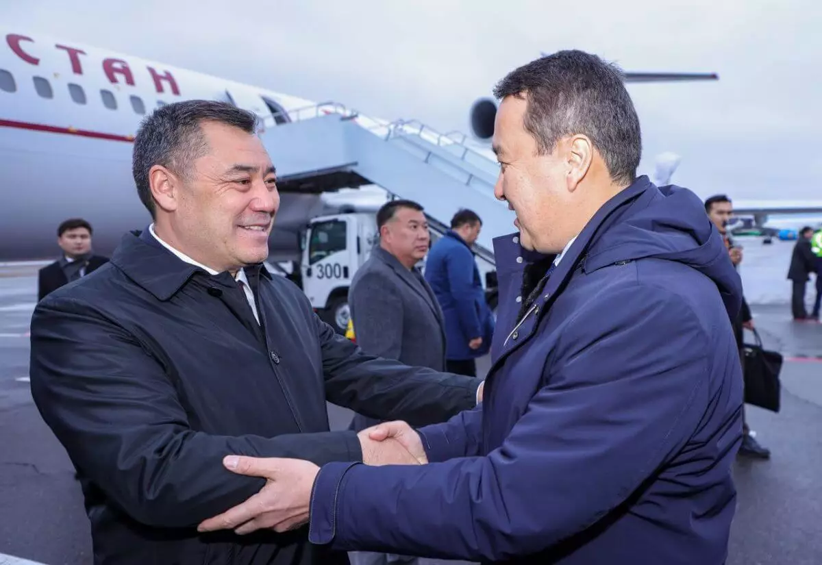Президент Кыргызстана прилетел в Астану (ВИДЕО)