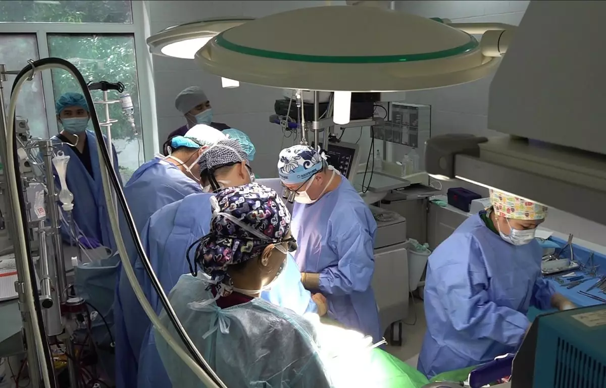 Большое сердце: кардиохирурги впервые провели уникальную малоинвазивную операцию