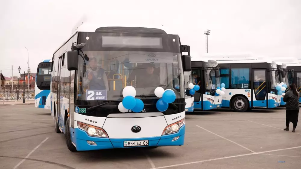 В городе Кульсары появились 23 новых автобуса