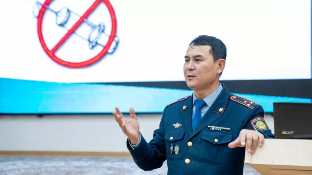 МВД предупредило казахстанских школьников о реальных сроках за закладки наркотиков