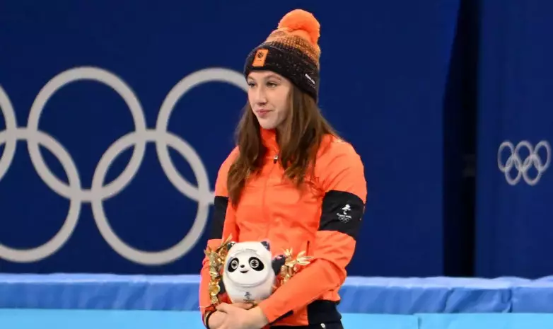 Олимпийская чемпионка получила глубокий порез спины лезвием конька