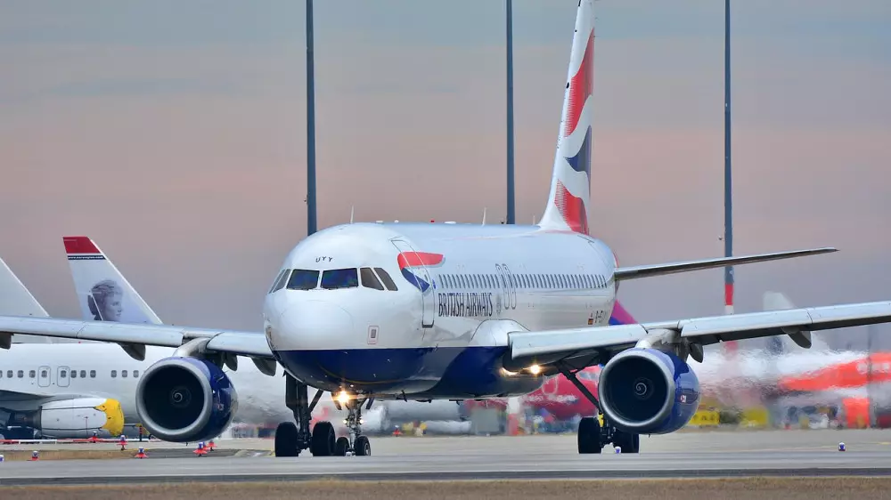 Члены экипажа перебрали с алкоголем и сорвали рейс в Лондон