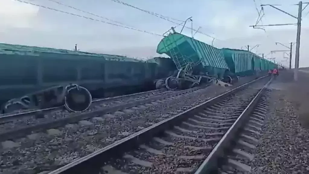 Поезд сошёл с рельсов в Акмолинской области
