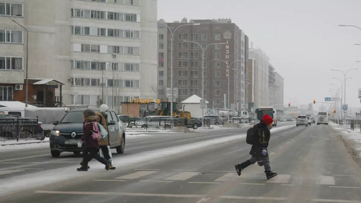 О резком ухудшении погоды в нескольких регионах Казахстана предупредили в МЧС