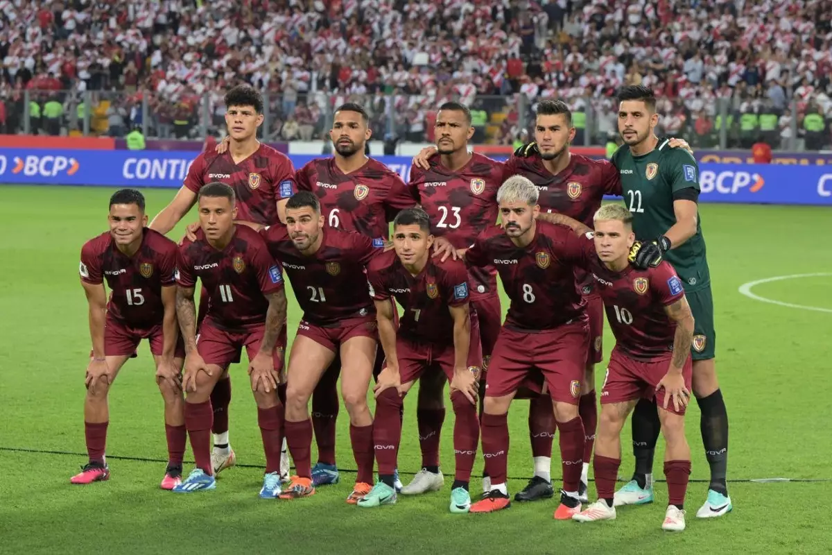 Полиция Перу попыталась ударить дубинками футболистов сборной Венесуэлы