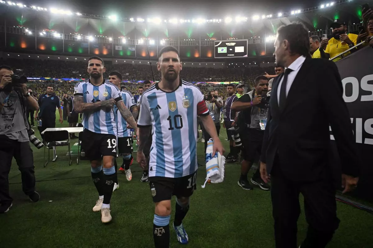 «Почему мы трусы?» Месси увел Аргентину после избиения фанатов в Бразилии, но потом одержал историческую победу