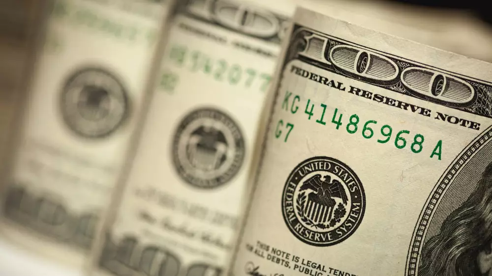 Курс доллара упал еще на 2 тенге: итоги торгов 22 ноября