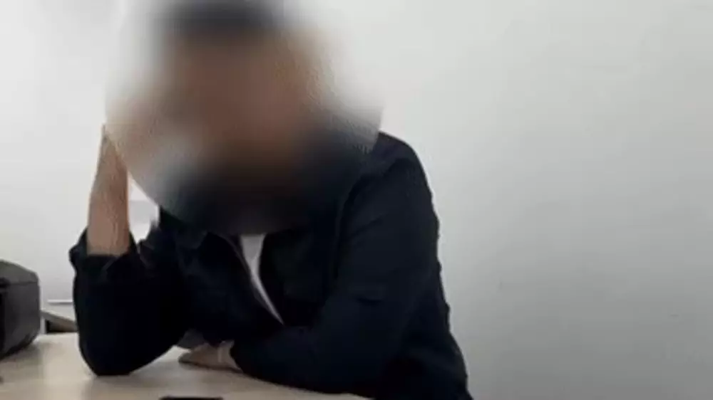 Казахстанец имитировал женский голос и обманывал мужчин: видео