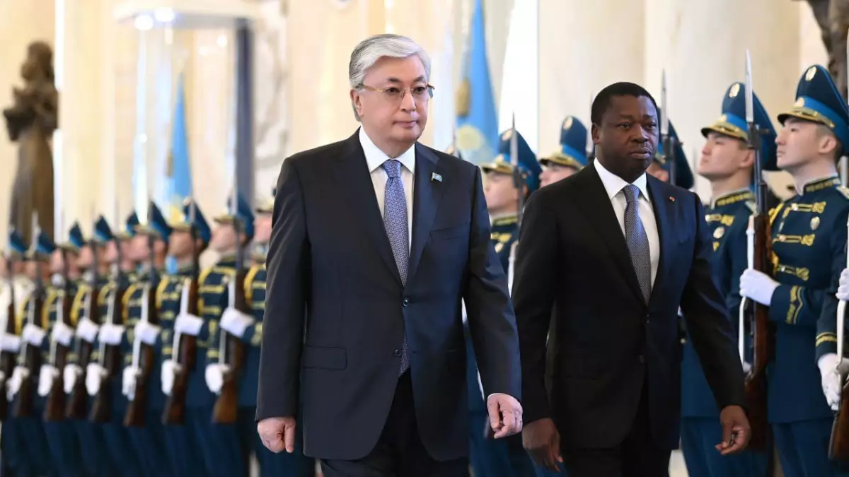 Президент Того прибыл в Астану