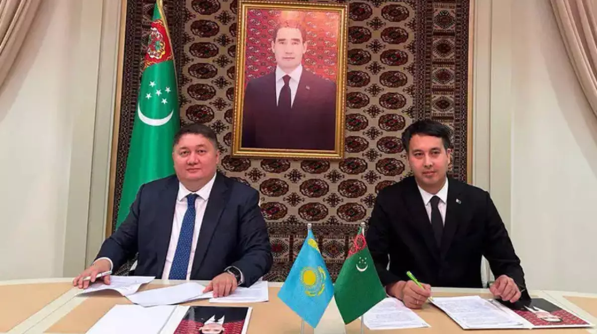 Казахстан и Туркменистан подписали ряд соглашений о сотрудничестве