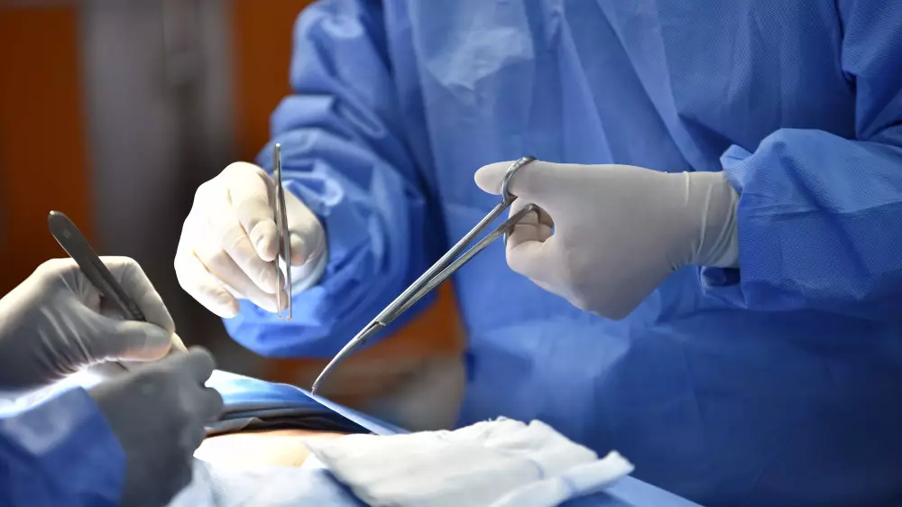 "В любой момент могло открыться кровотечение" - алматинца с редкой болезнью спасли врачи