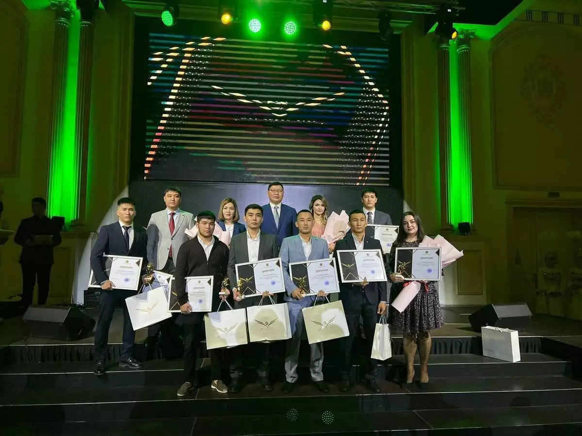 Лучшие представители актауской молодежи награждены премией «Жас қыран-2023»
