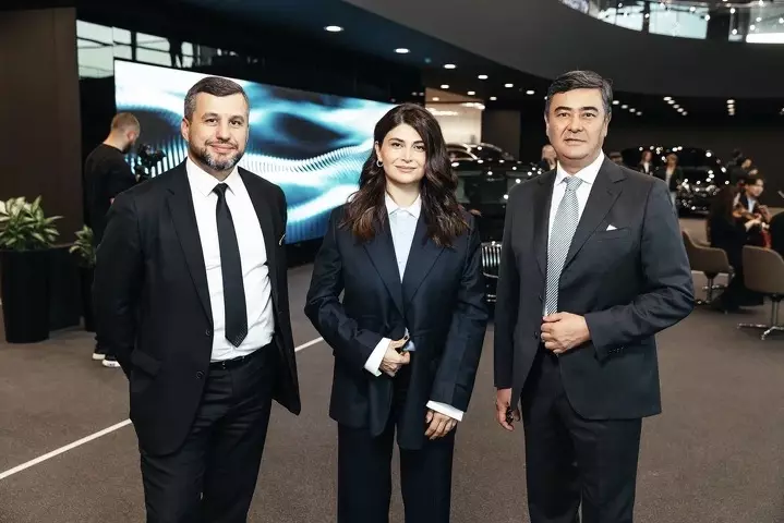 В Алматы начал работу инновационный дилерский центр Mercedes-Benz