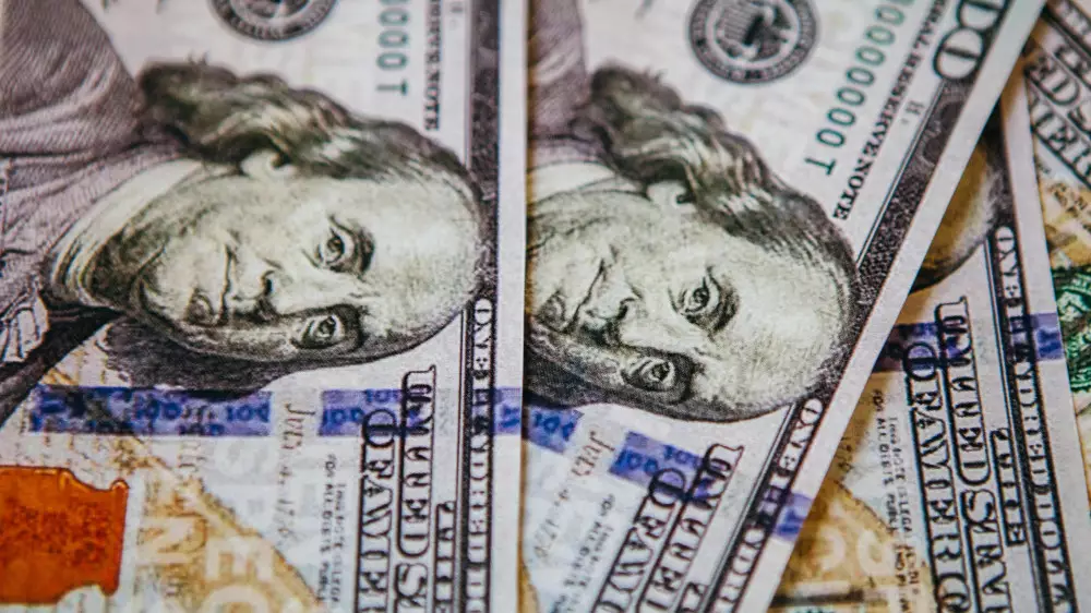 Доллар вновь подешевел в Казахстане после незначительного роста