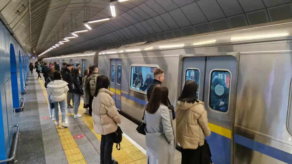 В метро Алматы изменили интервал движения из-за роста числа пассажиров