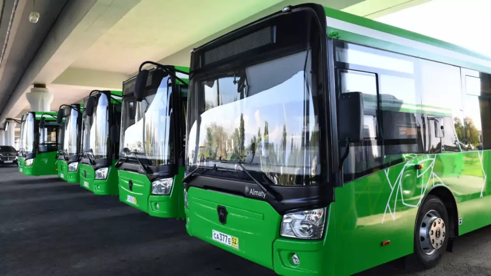 Новые автобусные маршруты для областников пообещали в акимате Алматы