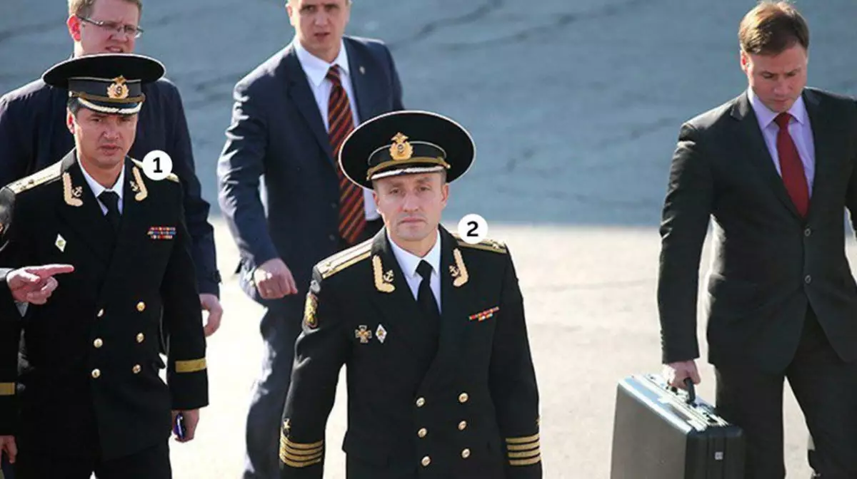 Журналисты установили личности охранников Путина, кто носит «ядерный чемоданчик»