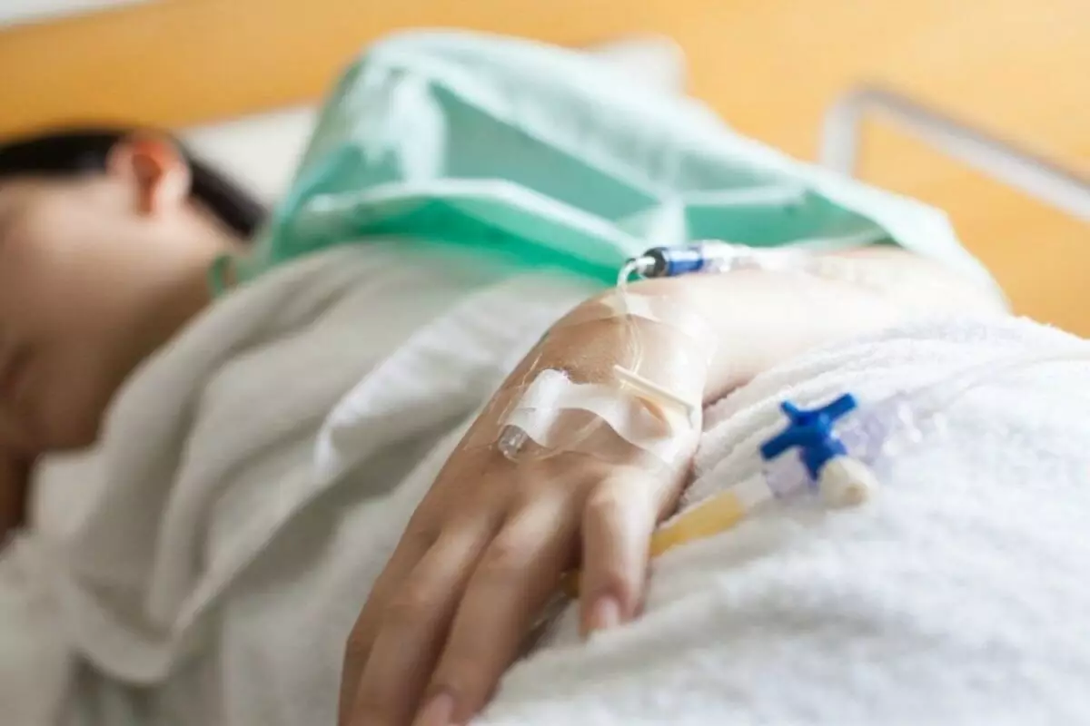 Молодая мама впала в кому после операции в частной клинике Актобе