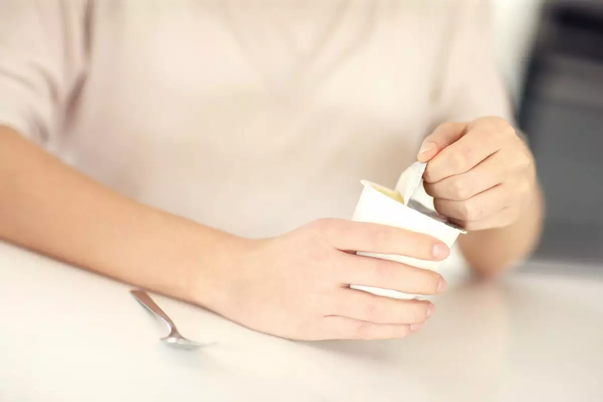 Под запретом: врач объяснила, почему некоторым детям противопоказаны кефир и йогурт