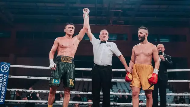 Чемпион Азии из Казахстана победил на вечере бокса в Англии