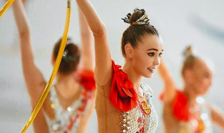 Российская гимнастка показала фигуру в корсете. ФОТО