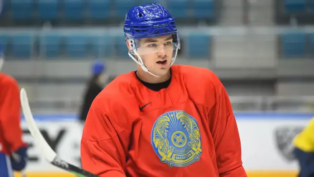 Нападающий сборной Казахстана прояснил информацию о возвращении в "Барыс"