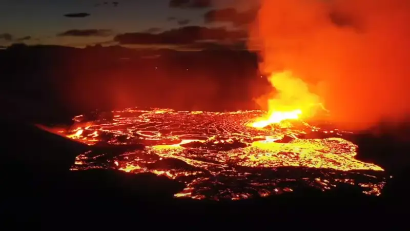 Извержение вулкана в Исландии: тысячи людей эвакуировали