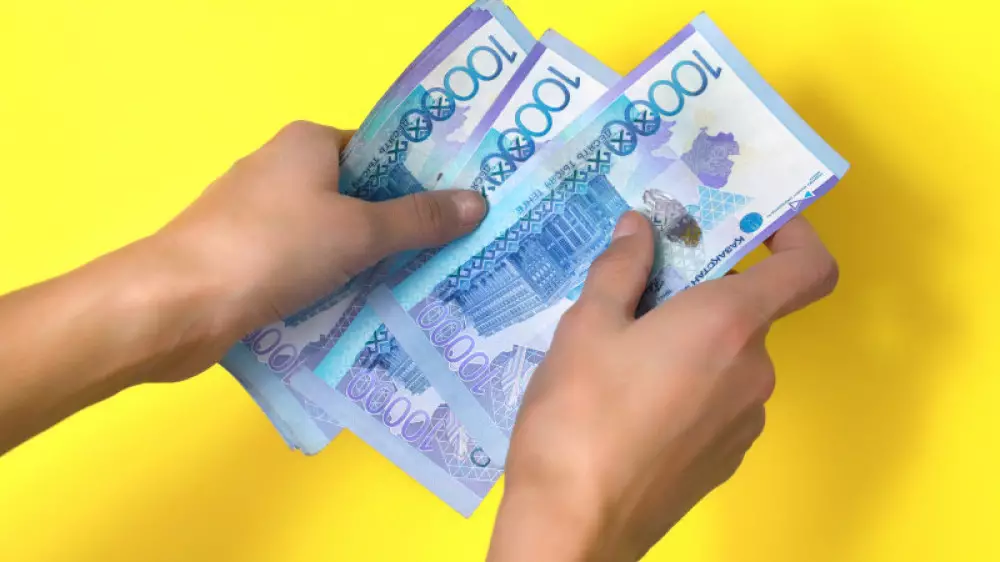 Кому в Казахстане могут запретить выдавать кредиты